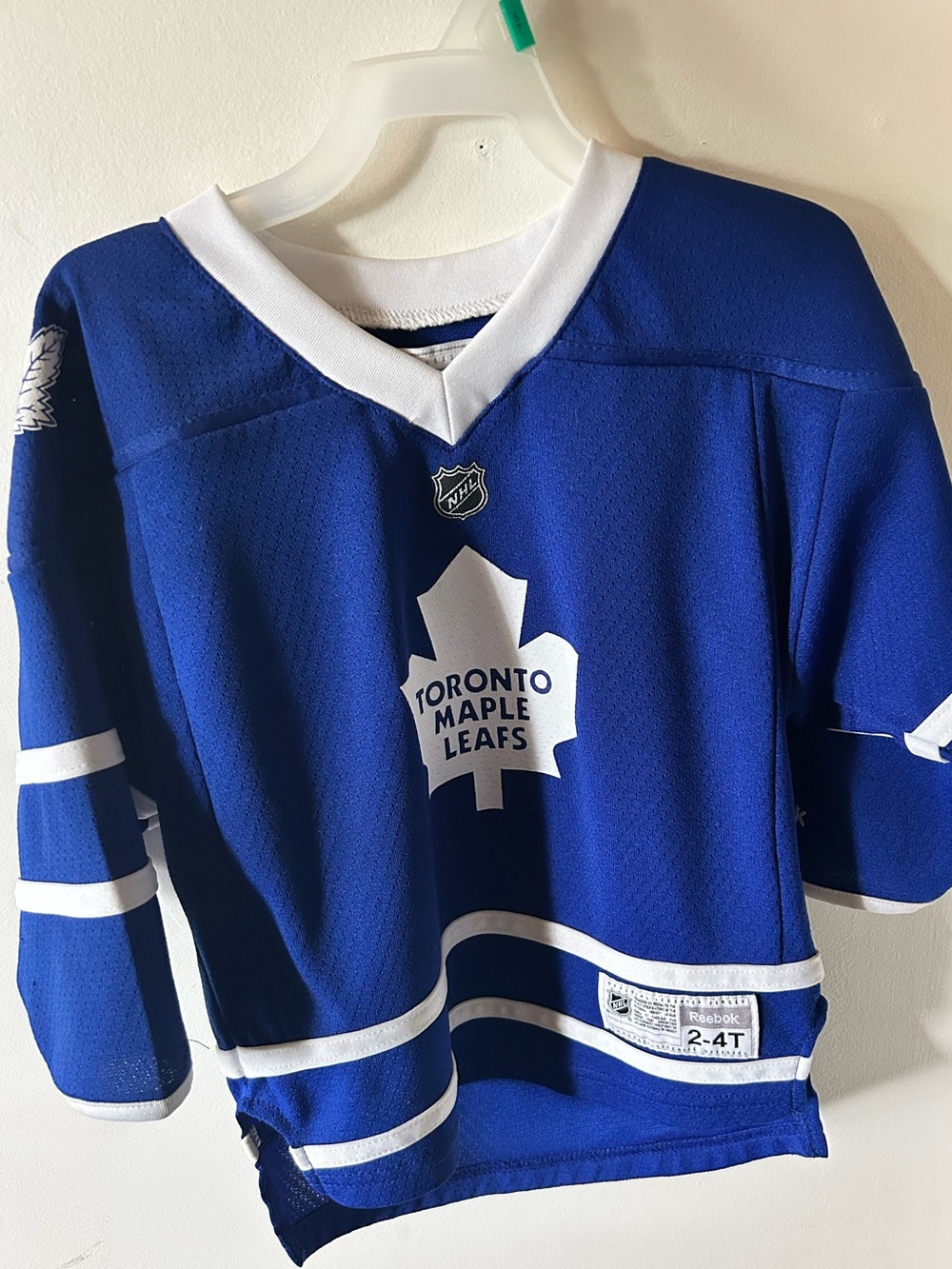 2T-4T maple leafs jersey